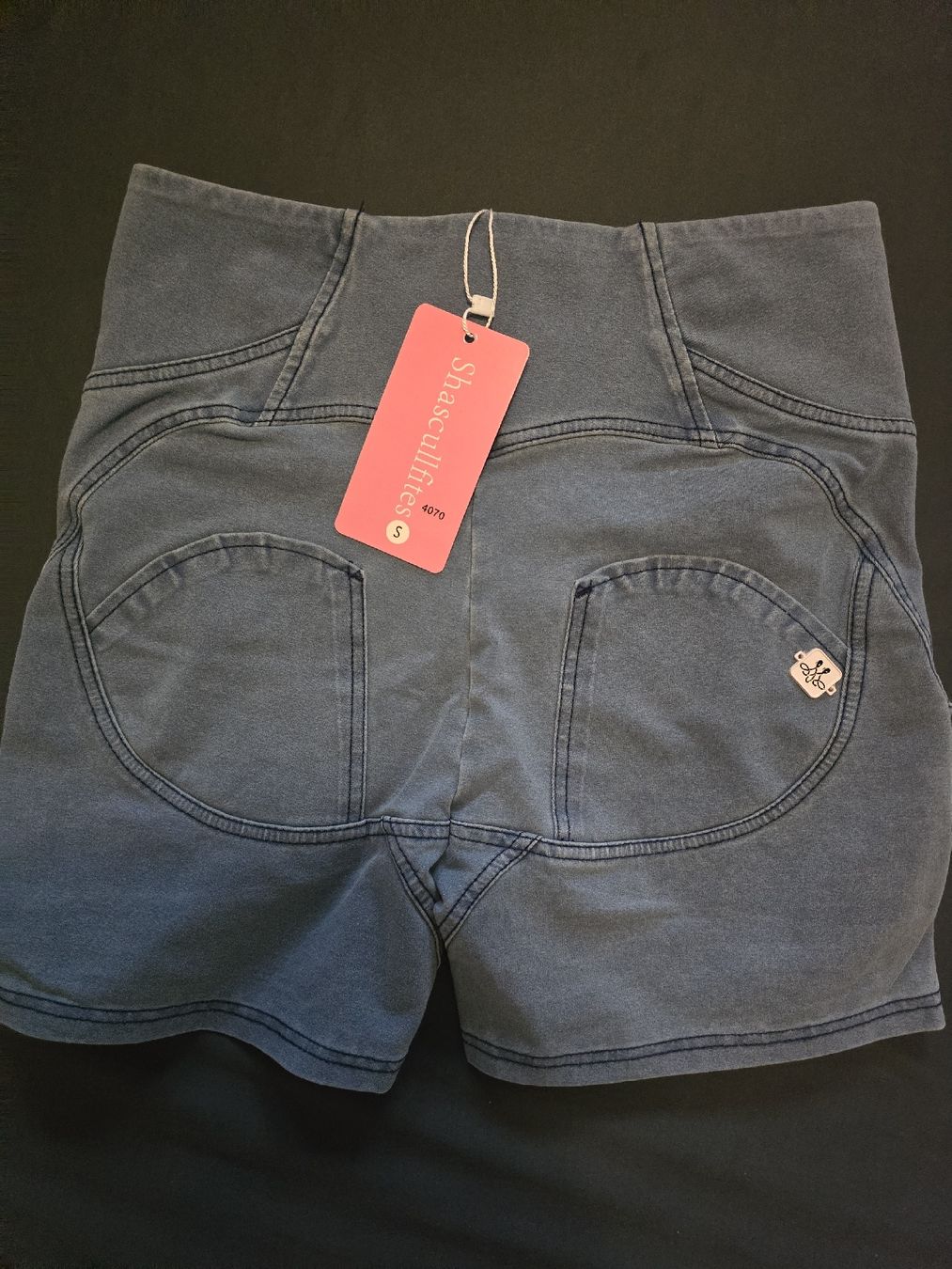 Pantaloni: Short S (Freddy) push up neuf – Nuovo e nell'imballaggio originale da Estavayer-Le-Lac venduto da zazadavidson 1