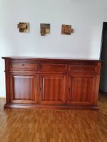 Elegante Credenza in Legno Massello  Stile Classico