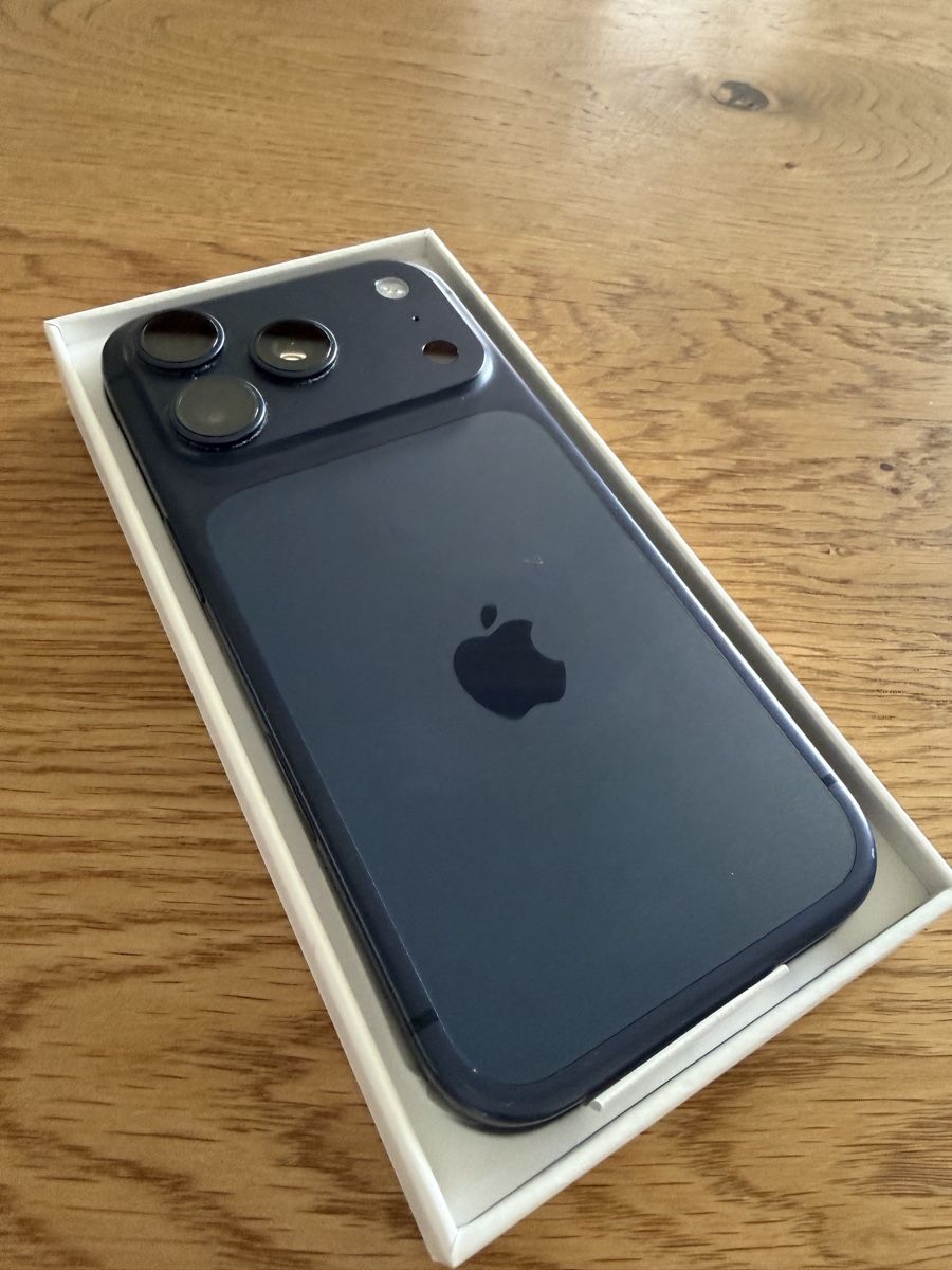 Apple Portables: iPhone 17 Pro Deep Blue 1TB inkl. Magsafe Case  – Neuf (Voir description) à Strengelbach par Foxmeier 1