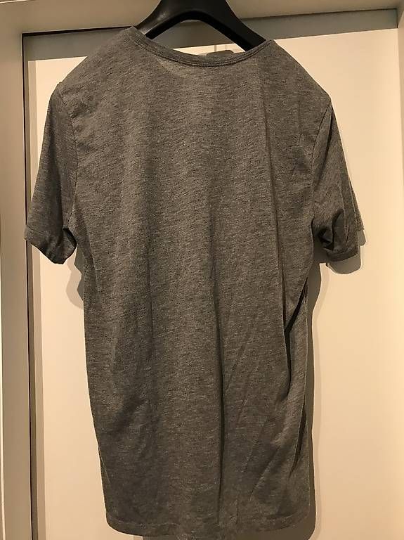 Nike T-shirt: T-shirt NIKE olympic gris L – Usato da Muri b. Bern venduto da YSA 1
