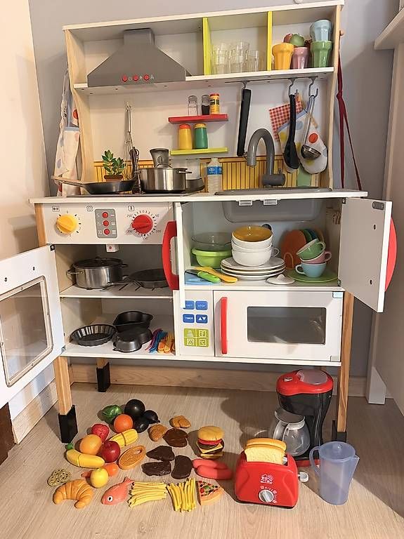 Giocattoli: Cuisinière enfant - beaucoup accessoires  – Usato da Essertines-Yverdon venduto da Clem_R 1