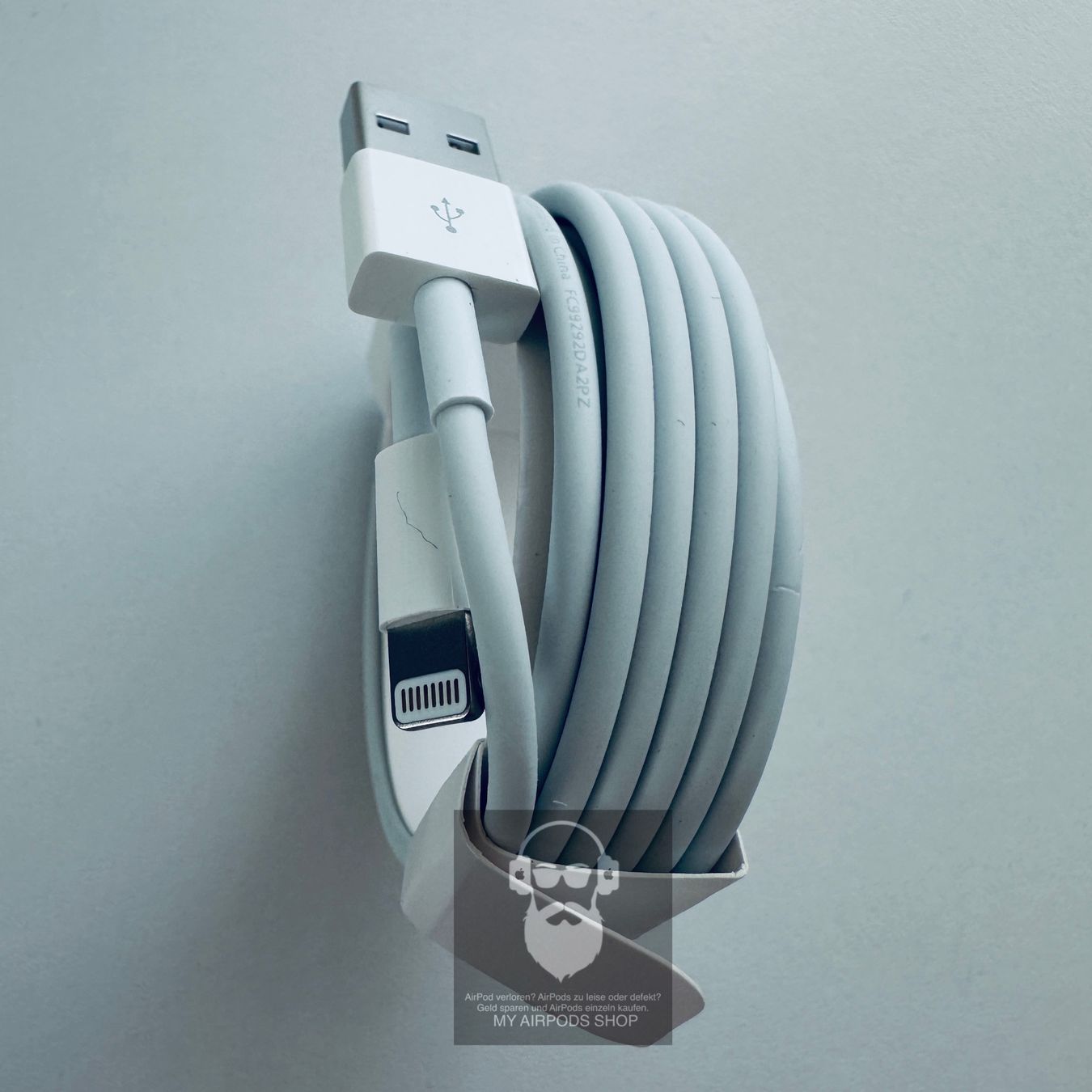 Apple Cavi: Original Apple USB auf 8pin Lightning Kabel 2Meter Fabrikneu – Nuovo e nell'imballaggio originale da Basel venduto da MY.AIRPODS.SHOP 3