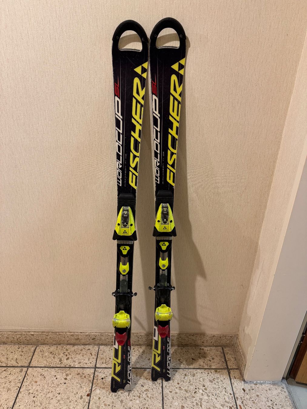 Fischer Skis: Alpin Ski – Gebraucht aus Meggen von hel_m7vc