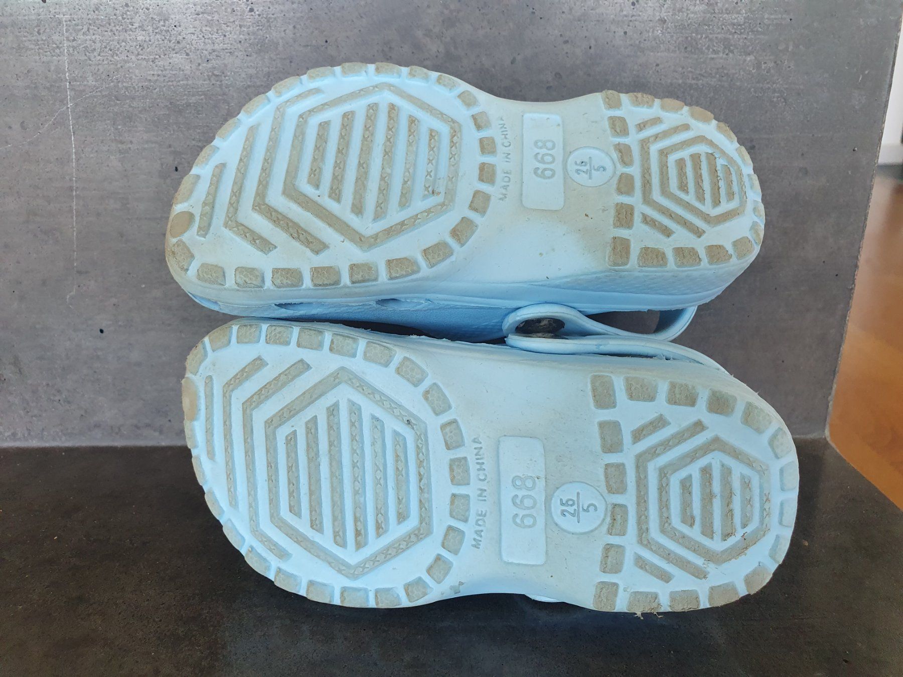 Scarpe per ragazzi: Plastik Schuhe Gr. 25 – Usato da Villars-sur-Glâne venduto da richardette 2