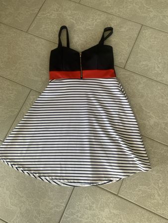Sommerliches Kleid -TODAY Gr. M -Rot,Weiss,Dunkelblau 
