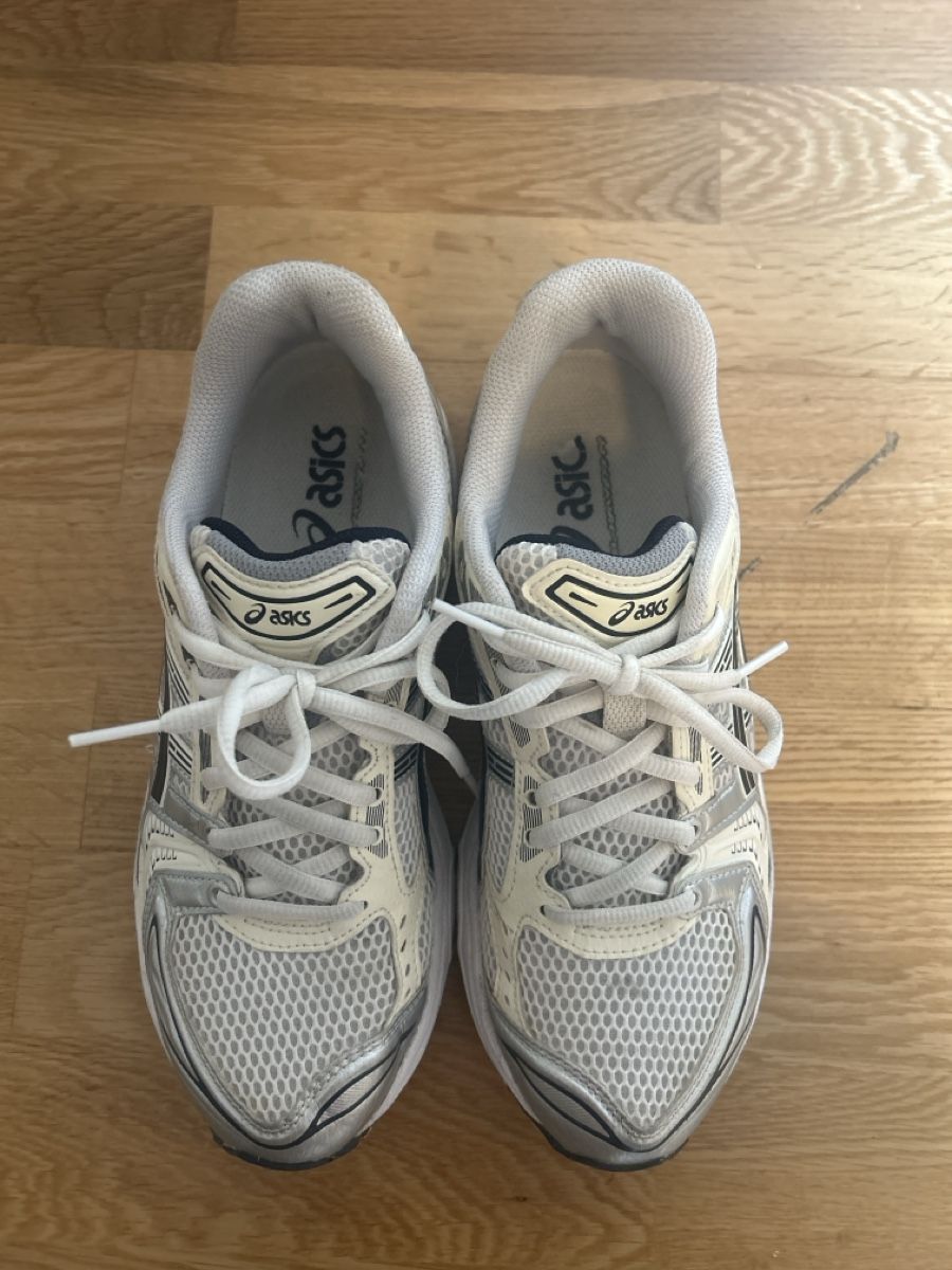Asics Chaussures femmes: Asics gel Sneaker – D'occasion à Dübendorf par Jeanette189 1