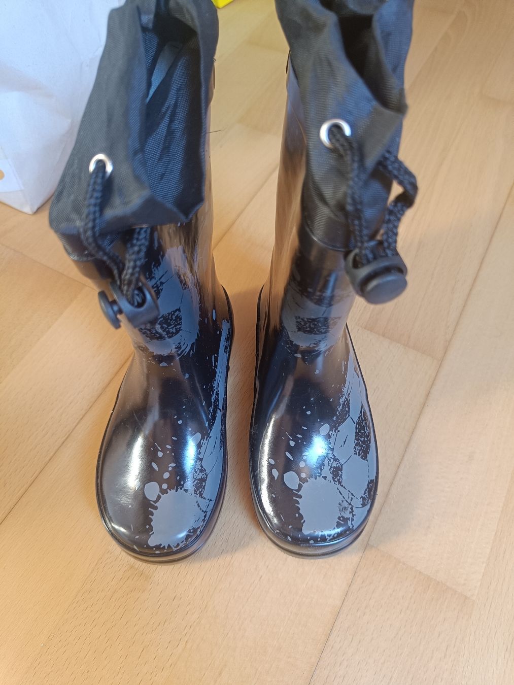 Scarpe per ragazzi: Gummistiefel Grösse 24 – Usato da Jaberg venduto da urig17.