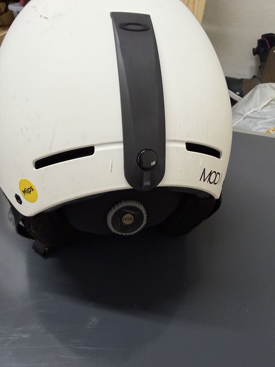 Oakley Helme: Oakley Skihelm MOD1 weiss mit Mips System gebraucht – Gebraucht aus Zürich von shenhua 1