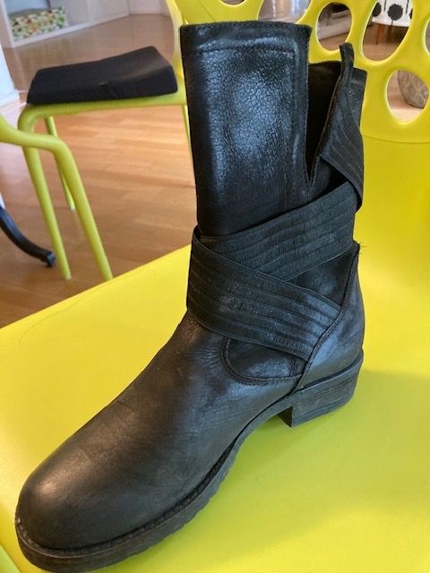 Scarpe da donna: Leder Stiefeletten Damen – Usato da Lufingen venduto da Montreux