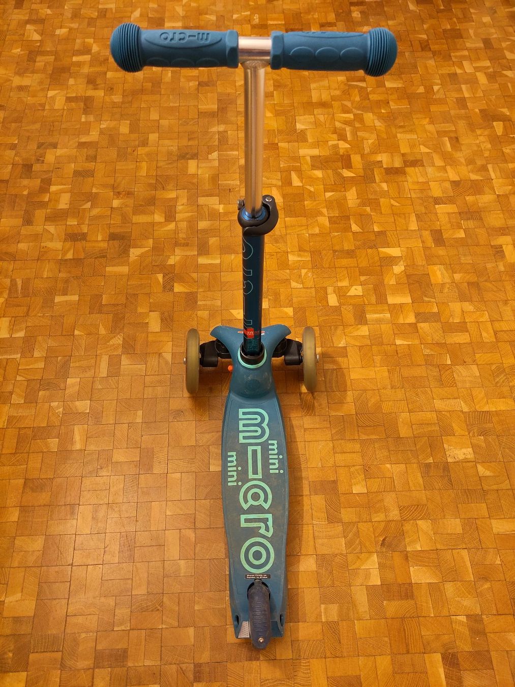 Micro Kickboard: Mini Micro 3in1 Deluxe - Kinder Kickboard / Roller / Scooter – Usato da Meilen venduto da KathyF21 1