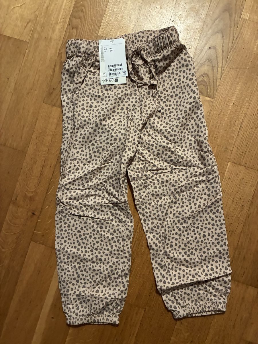 H&M Pantaloni: Tolle Sommerhose Gr. 110, Neu – Nuovo (secondo la descrizione) da richterswil venduto da lunamarie001
