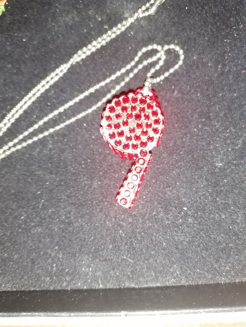 Catenine: Rote Kette mit Strass Anhänger trillerpfeiffe- – Usato da Birrwil venduto da inf_2qrx 2