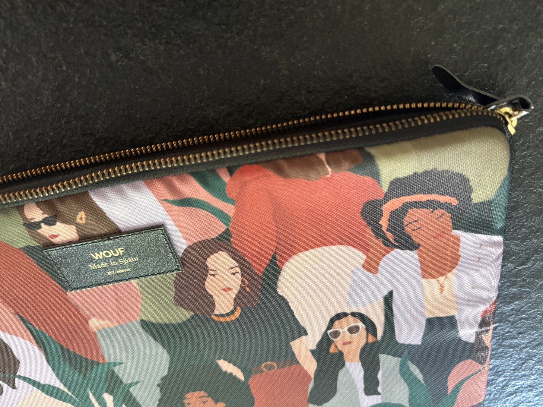 Covers & Borse: Coole Laptophülle von WOUF – Usato da Hägglingen venduto da Moniana 3