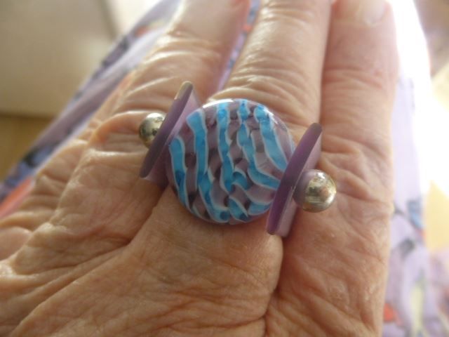 Anelli: Ring mit flame-art Glasperle blau – Usato da Hinwil venduto da Glasperlen 4