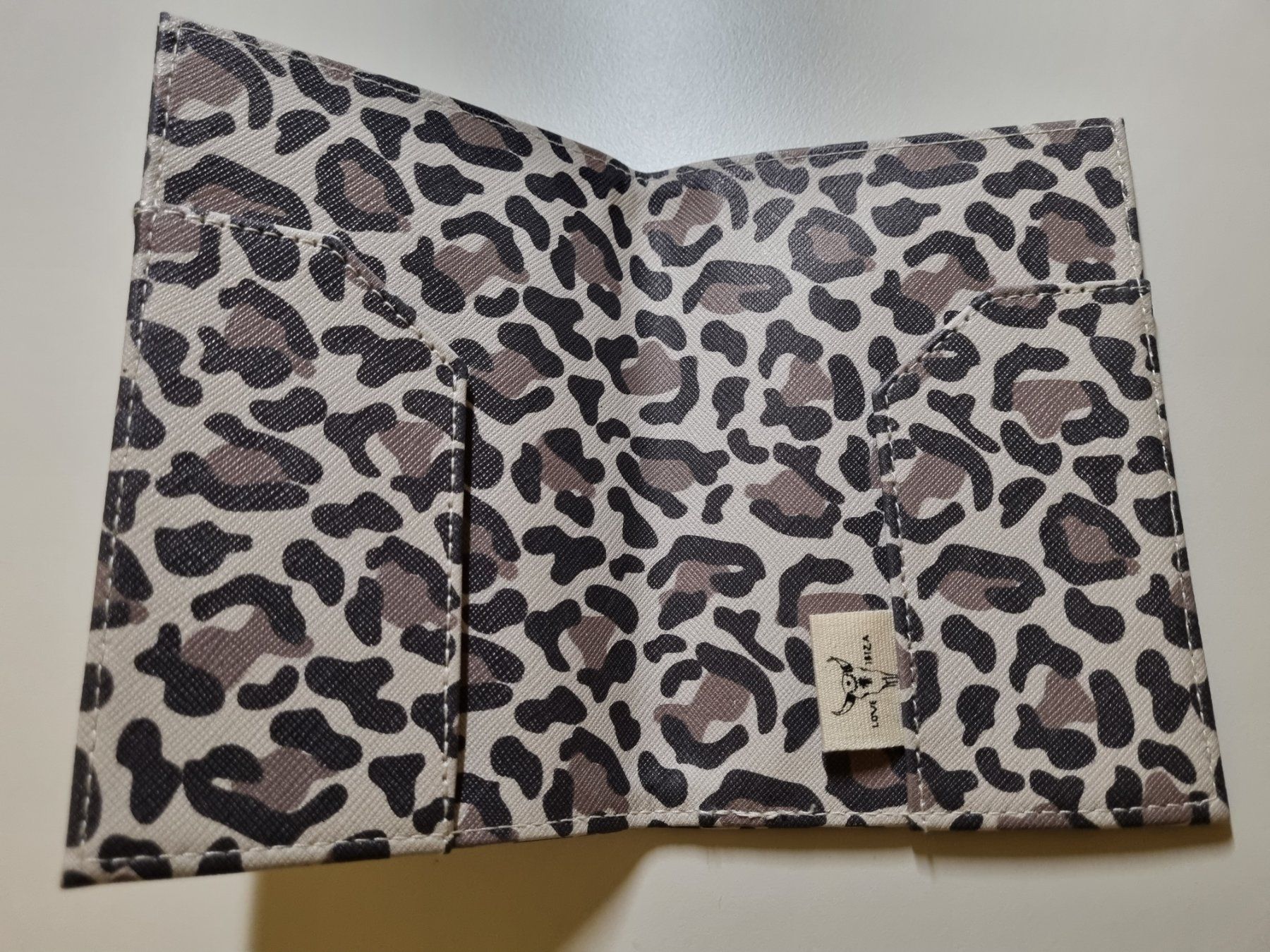Altro in  Abbigliamento & Accessori: Pass Hülle Neu – Nuovo e nell'imballaggio originale da Zofingen venduto da Felpa 2