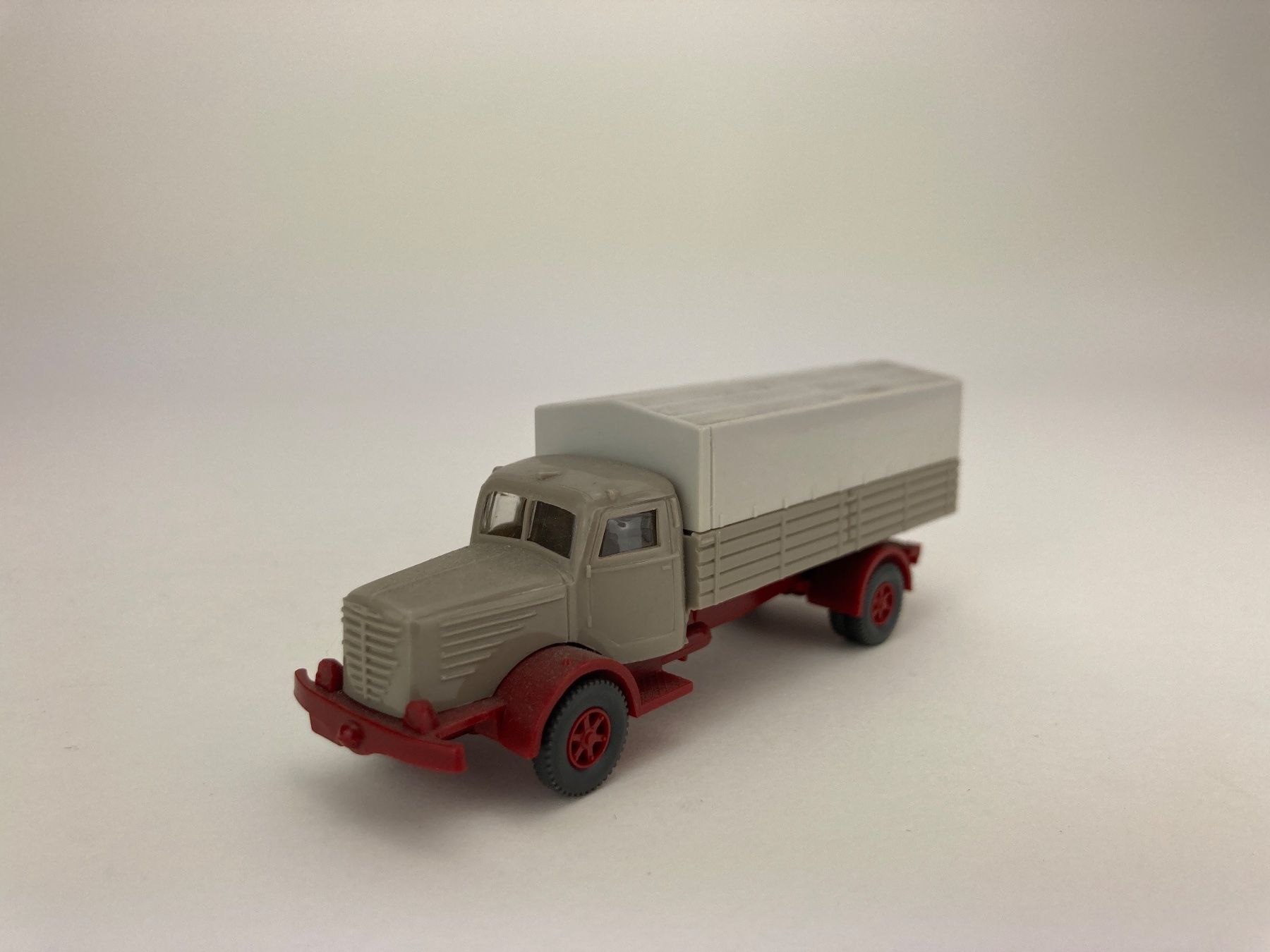 Wiking Modellini d'auto: Büssing 8000 Pritsche graubeige – Usato da Elm venduto da Wikmtz 1