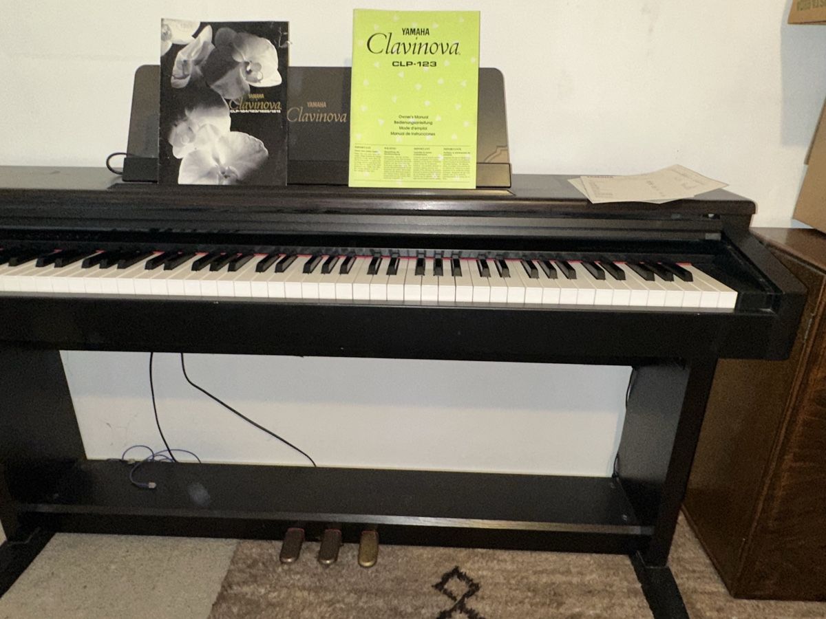 Yamaha Clavinova CLP-123 Digital Piano - Top Zustand! (Usato) a