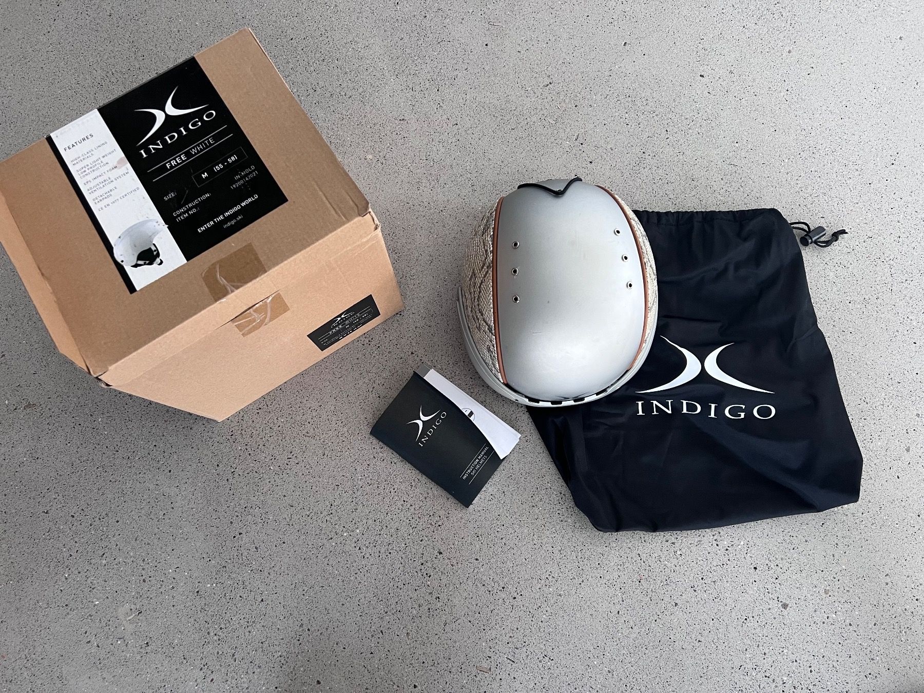 Caschi: Skihelm Indigo S/M mit Phytonleder – Usato da Richterswil venduto da Solemare47Nicole 8