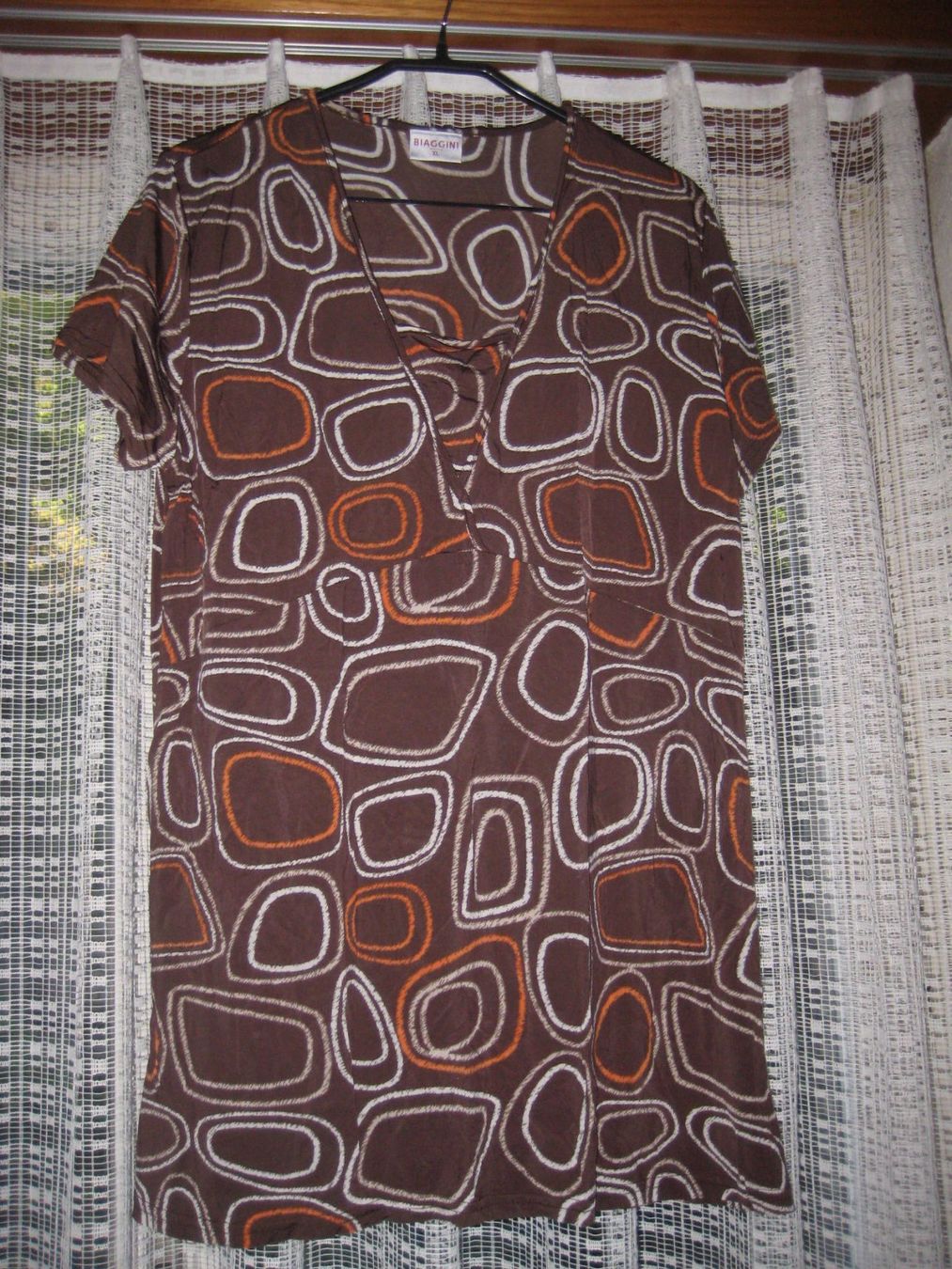 T-shirts: T-Shirt braun mit Muster Grösse XL – D'occasion à Füllinsdorf par Schlupp