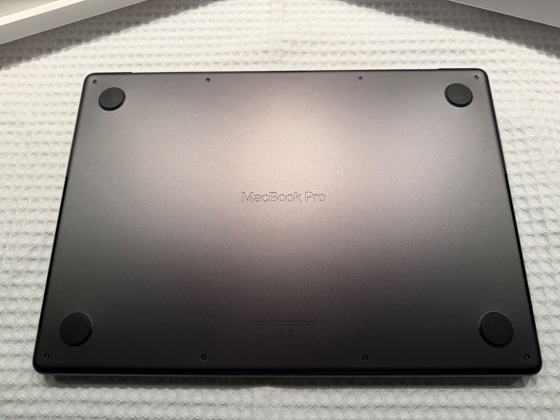 Apple - MacBook Pro 14