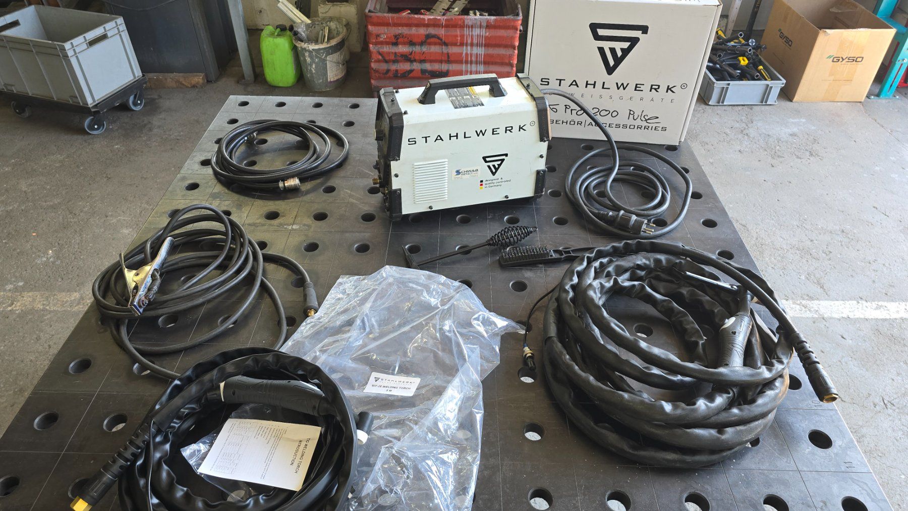 Saldatori: TIG Schweissgerät DC 200A Puls 230V – Usato da Neuenegg venduto da Schwab82