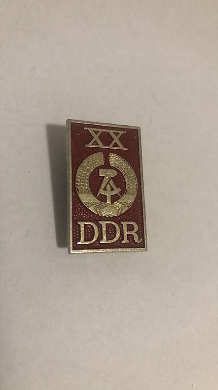 Placchette & Badge: Ansteck Pin aus der DDR – Nuovo e nell'imballaggio originale da Winterthur venduto da Tanfol