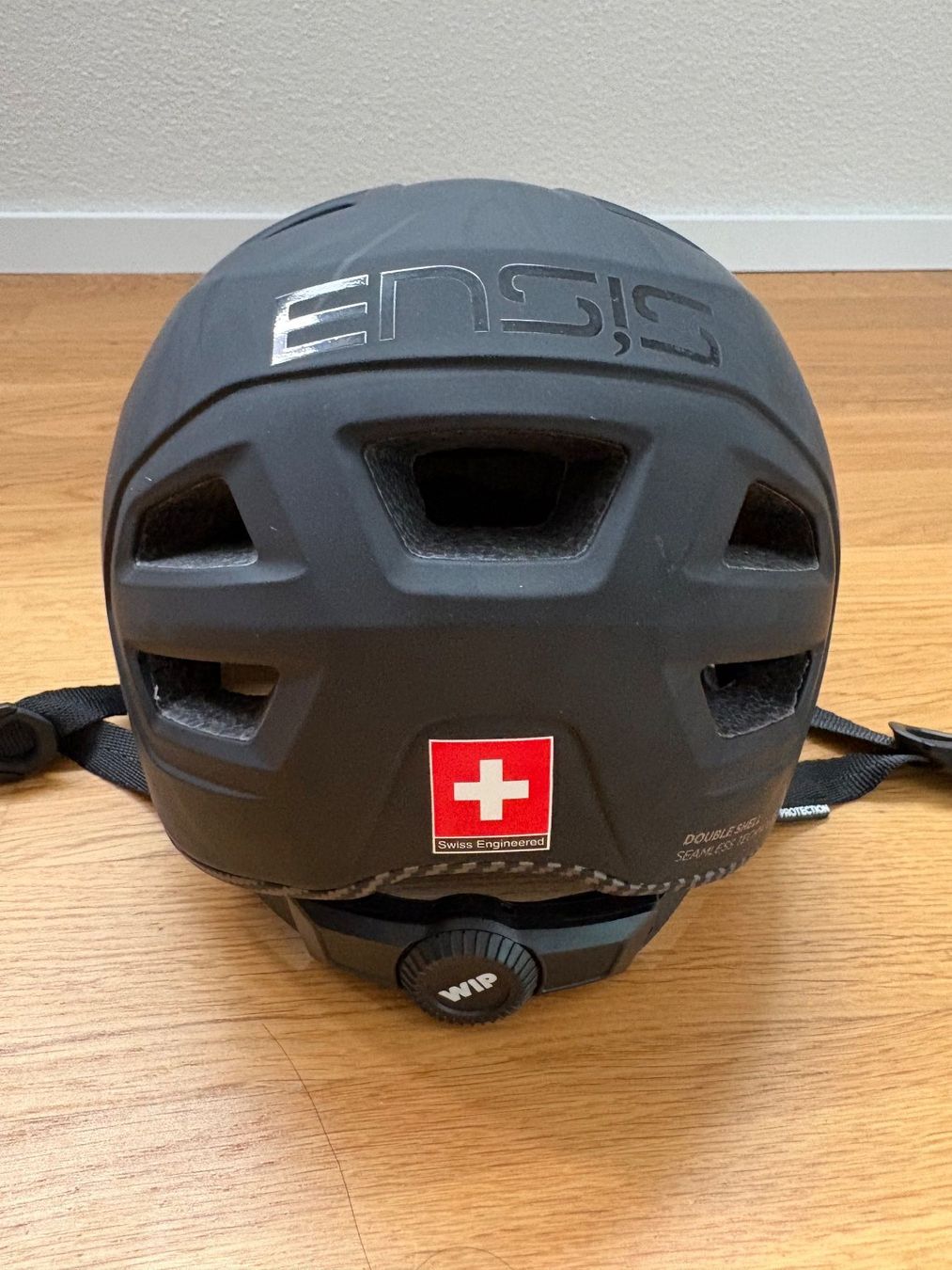 Caschi: Ensis Helmet DOUBLE SHELL (52-56cm) – Usato da Bremgarten AG venduto da Simone147