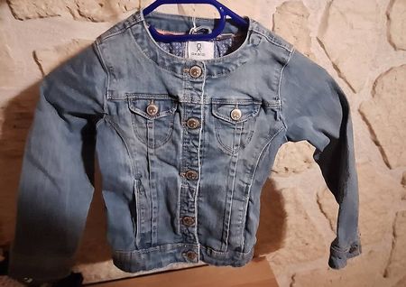 Veste jeans Okaidi taille 116/ 6 ans peu portée
