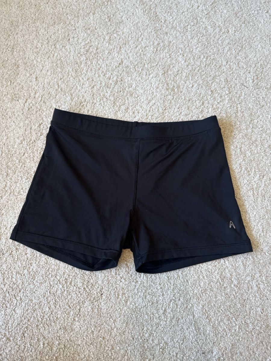 Hosen: Schwarze kurze Sporthose – Gebraucht aus St. Niklausen LU von car_2562