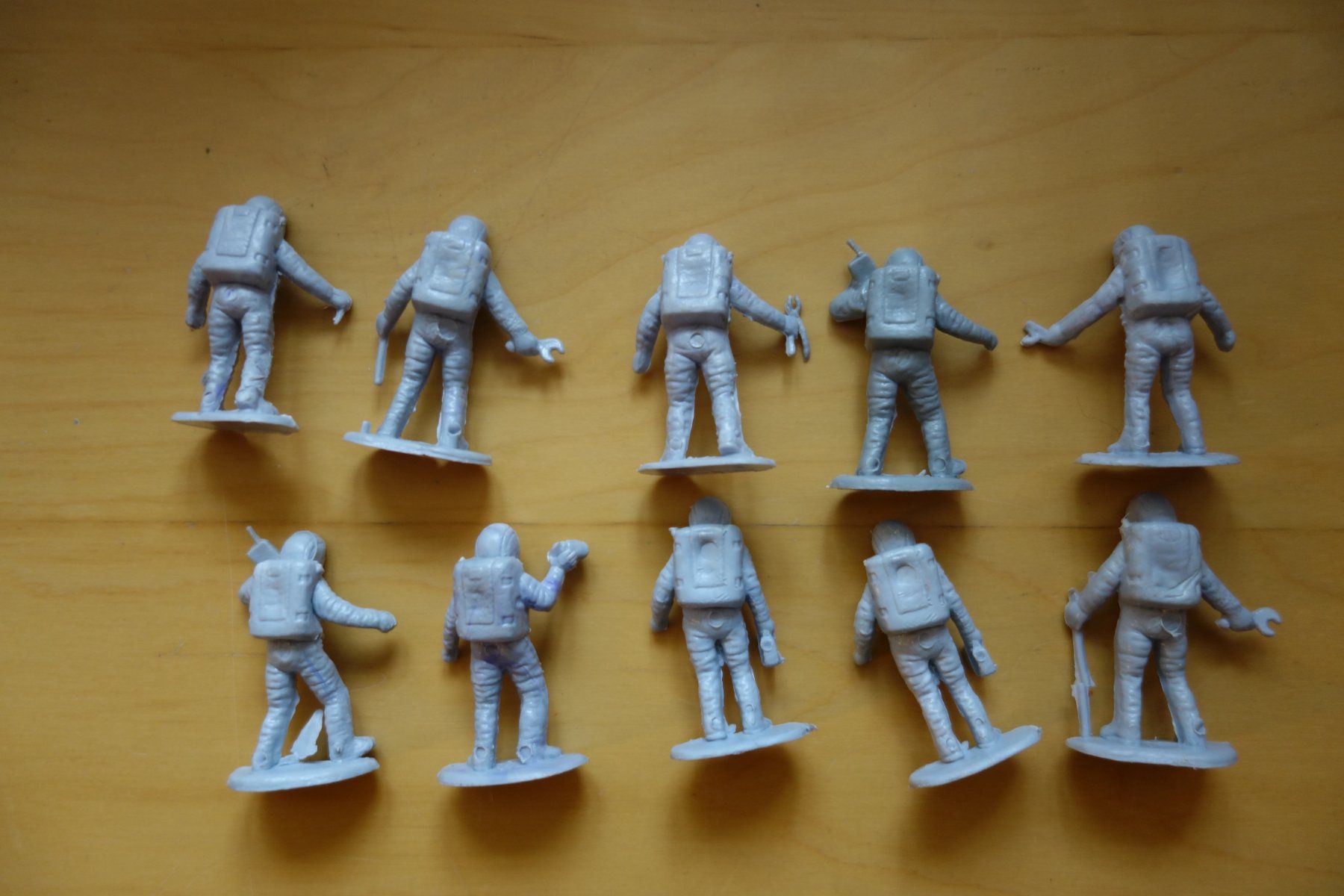 Figuren: Figurines astronautes – Gebraucht aus Romainmôtier von Iguazu12 1