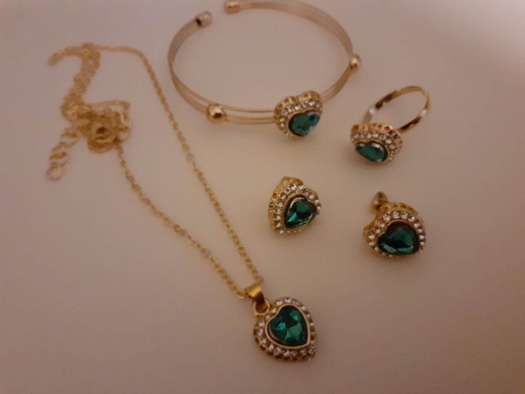 Altri gioielli: 4 er Schmuck - Set – Nuovo e nell'imballaggio originale da Stansstad venduto da kam_5wgj