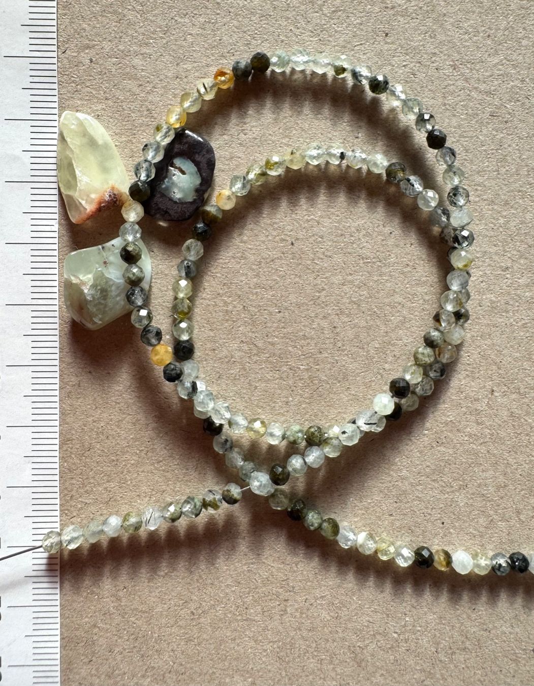 Catenine: Prehnit  wunderschön 3mm   43 cm facettiert    Prehnite – Nuovo e nell'imballaggio originale da Leuggern venduto da gemshow 7