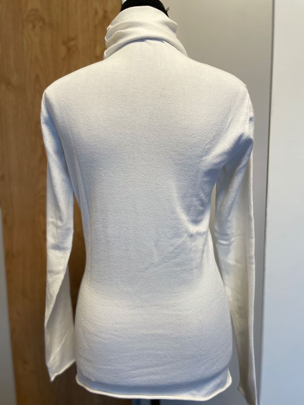Max Mara Maglioni & Felpe: Damen Pullover Max Mara Creme Gr. M – Usato da Birsfelden venduto da Nic21 1