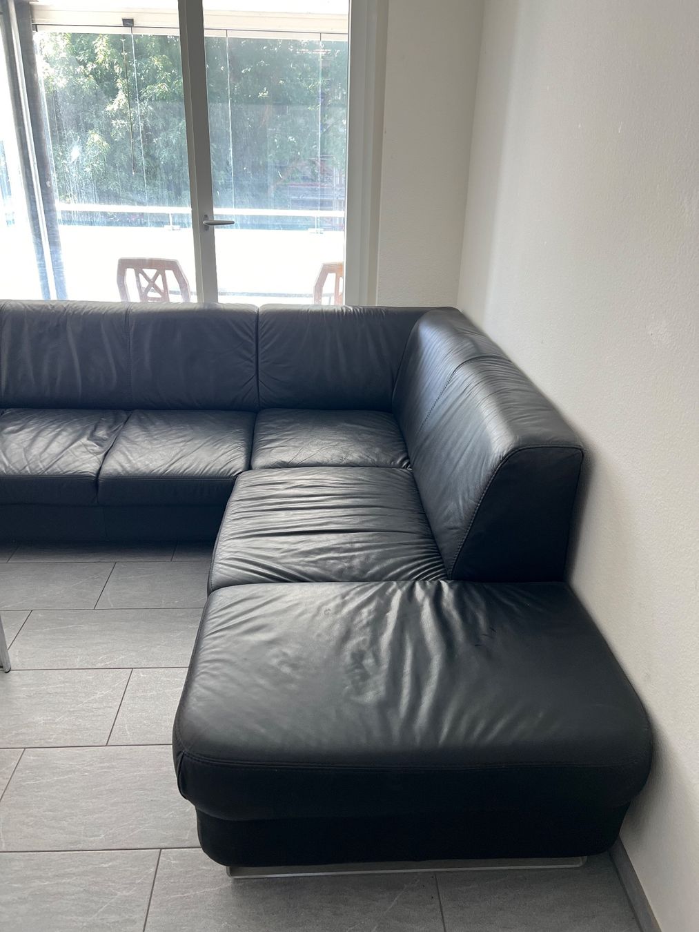 Sofas: Black leather corner sofa – D'occasion à Zug par dan_8z5h 2