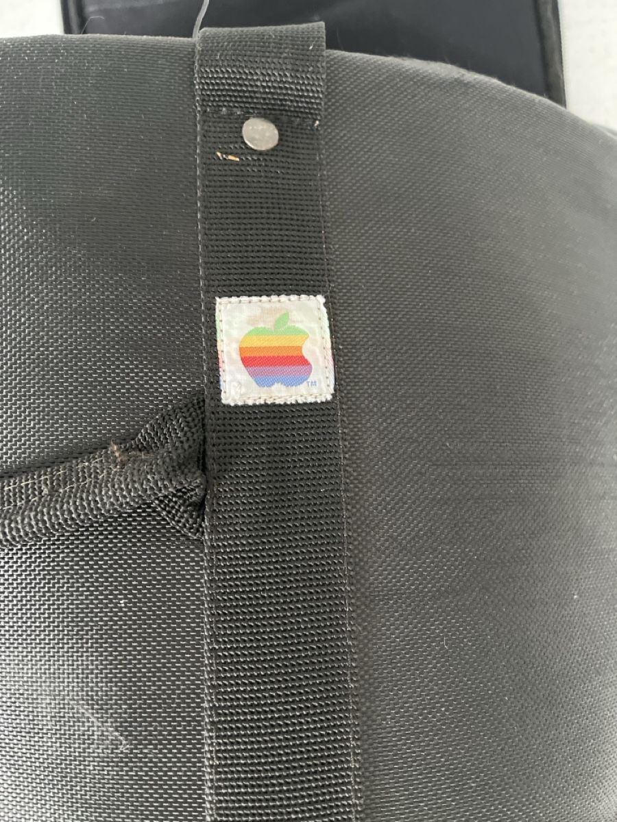 Taschen: Originale Apple Tasche – Gebraucht aus Basel von Buechermensch