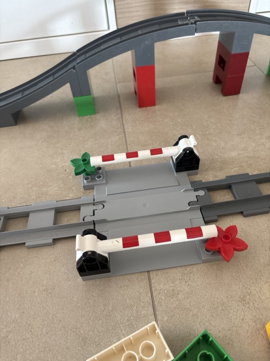 Lego Baukästen: Train Duplo intelligent + rails (Couleurs & Bluetooth) – Gebraucht aus Lausanne von pabernard 5