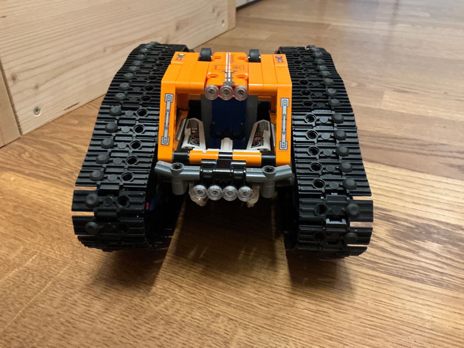 Lego Spielzeuge: Lego Technik 42140 App gesteuertes Transformationsfahrzeug – Gebraucht aus Zug von nicolewidmer01 6