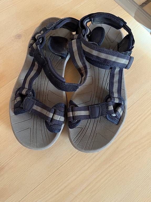 Scarpe da donna: Sandalen Damen – Usato da Gwatt (Thun) venduto da imwinke