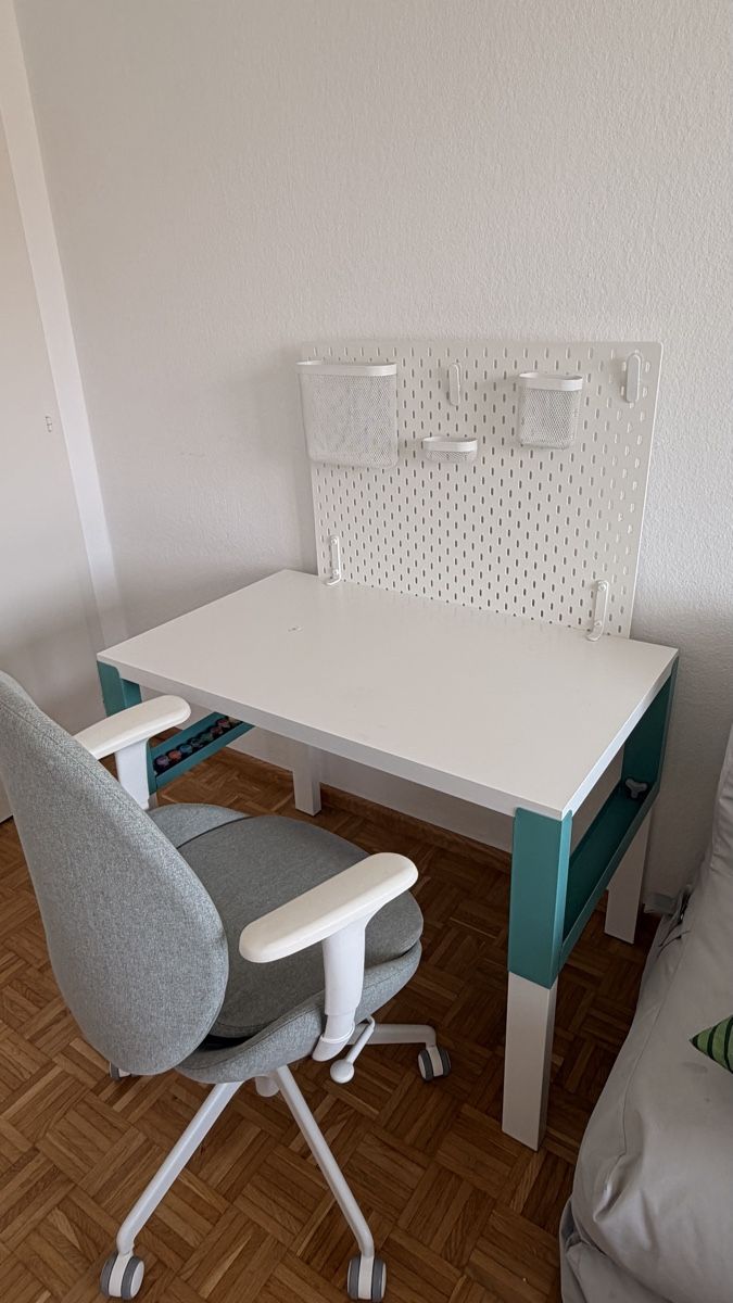 Letti: IKEA COMPLETE BEDROOM & STUDY SET – Excellent condition – Usato da Cortaillod venduto da Pintelho 4