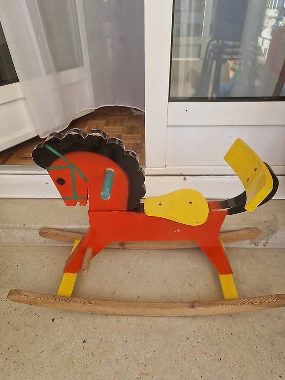Jouets: cheval à bascule – D'occasion à Vevey par jemaro