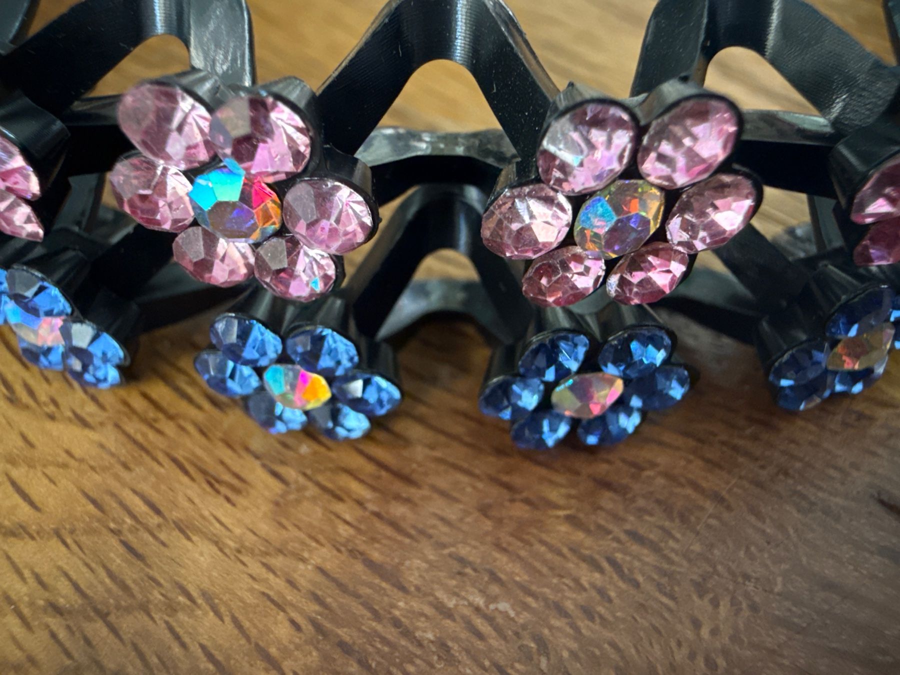 Haarschmuck: 2 x Haarreifen-funkelnde Strass-Blumen-Rutschfest-12.8cm – Neu und originalverpackt aus Teufenthal AG von MeineSchatztruhe 1