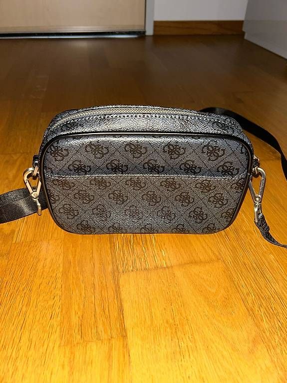 Borse da donna: Guess Tasche – Usato da Reinach AG venduto da PINKY017