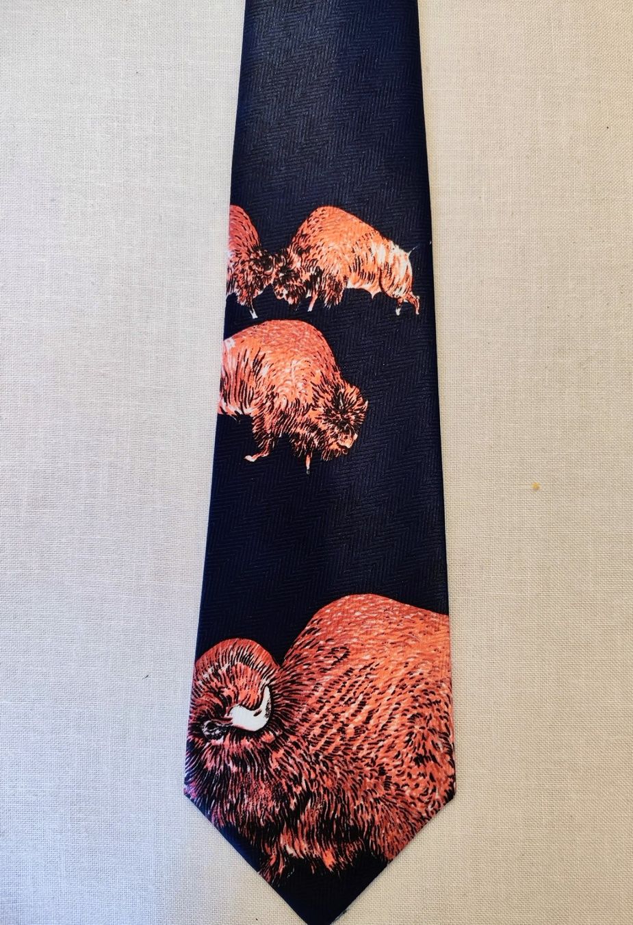 Cravates: 🦬 Cravate Master-Man à motif bisons – D'occasion à Carouge GE par for_8yym