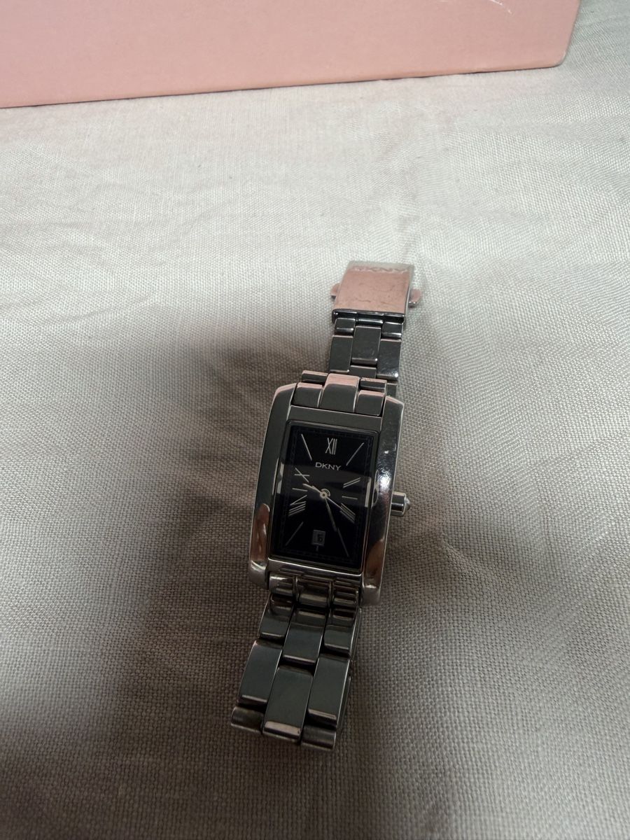 DKNY Uhren: DKNY Armbanduhr  – Gebraucht aus Oberwil BL von Hariva