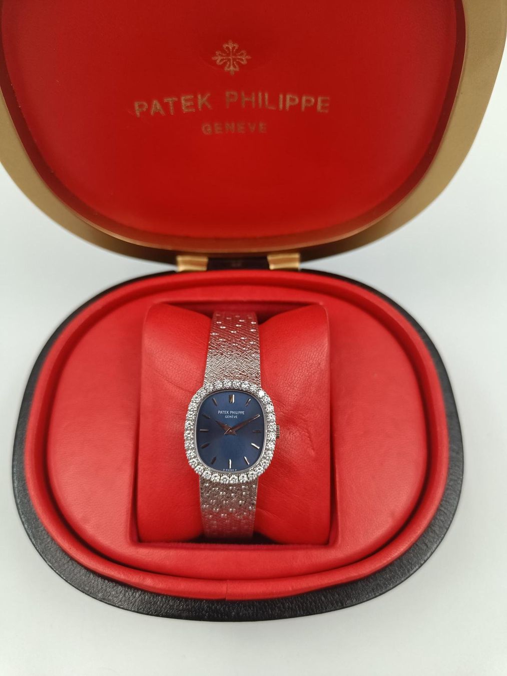 Patek Philippe Orologi: PATEK PHILIPPE "ELLIPSE" , 4134/1G – Usato da Luzern venduto da EdiGem 1