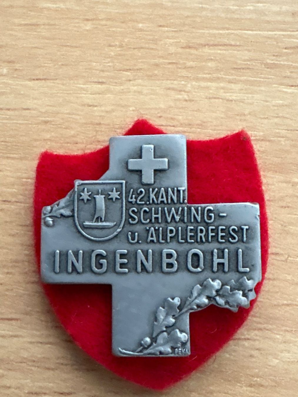 Plaketten & Abzeichen: Anstecker Schwing-u. Älplerfest Ingenbohl 42. Kant – Gebraucht aus Ibach von lisch3