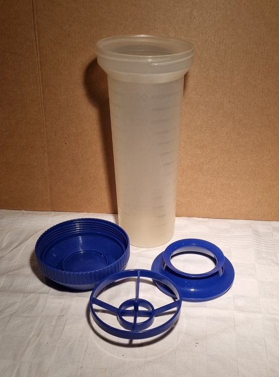 Tupperware Shaker gross 700 ml Tupper Schüttelbecher (Gebraucht) in ...
