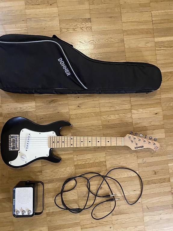 Strumenti musicali: Kindergitarre Elektrogitarre Donner Junior Series – Usato da Uster venduto da riskaj