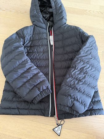 Moncler Kinder Daunenjacke Grösse 10A neuwertig