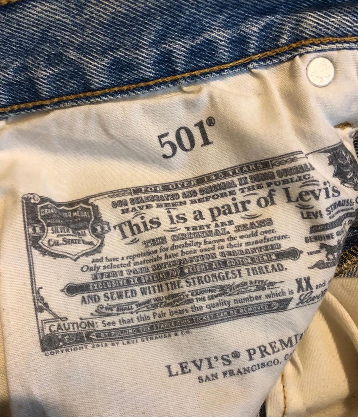 Levi's Jeans: Levi's Jeans 501 hell – D'occasion à Biel/Bienne par Idefix67 5